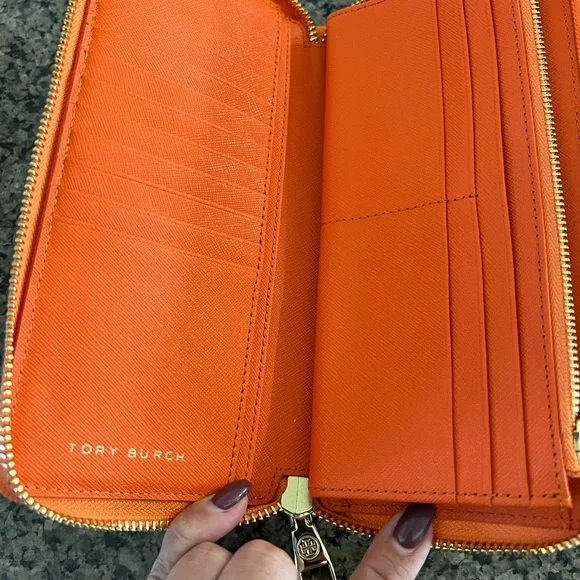 NWOT Tory Burch Orange Robinson Pebbled Zip Continental Wallet - Picture 6 of 6